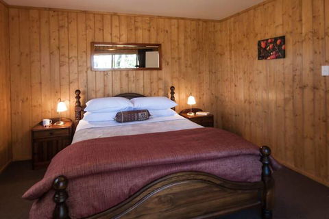 Balingup Heights Hilltop Forest Cottages - Wagga Wagga Accommodation 4