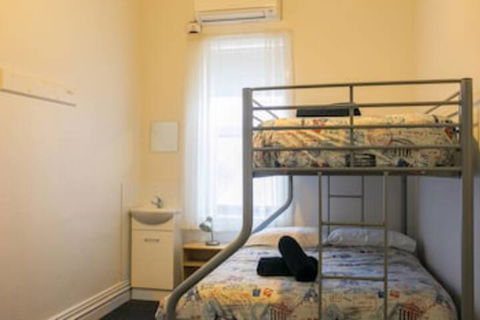 The Cally Hotel - Sunshine Coast Guide 0