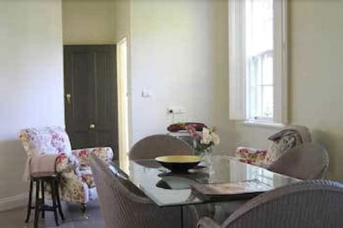 Camellia Cottage Bed & Breakfast - Holiday Melbourne 3