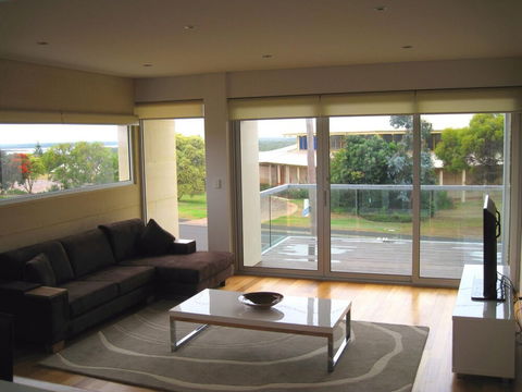 Alouarn Apartment 2 - Holiday Melbourne 5