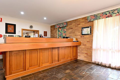 Narrandera Club Motor Inn - Accommodation Main Beach 2