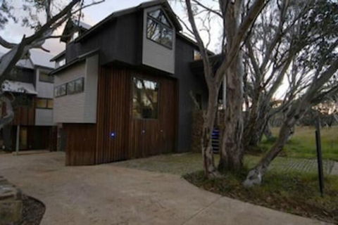 Blue Ice - Sunshine Coast Guide 1