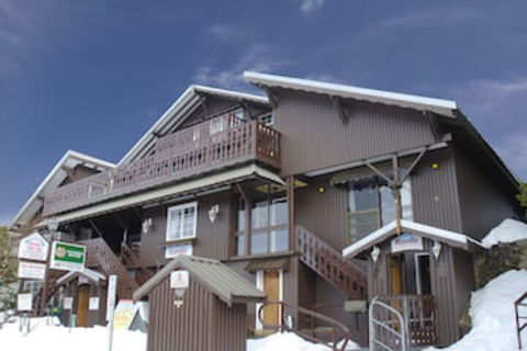 Karelia Alpine Lodge - Accommodation Yamba 0