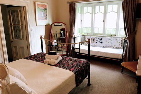 Number 12 Bed & Breakfast - Accommodation Newcastle 3