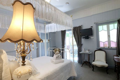 Number 12 Bed & Breakfast - Accommodation Newcastle 2