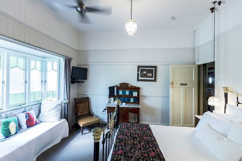 Number 12 Bed & Breakfast - Accommodation Newcastle 6
