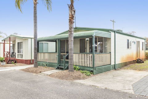 Central Caravan Park - Kawana Tourism 1
