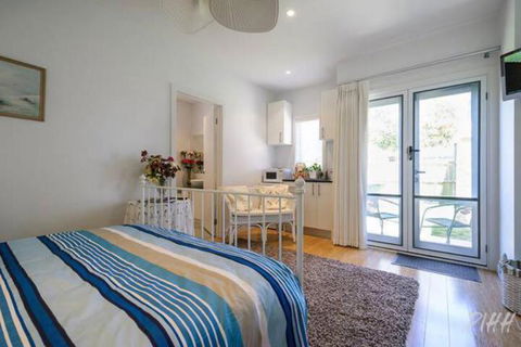 Seaside Spa Retreat - Accommodation Batemans Bay 5