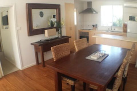 Oceana Holiday Units - Accommodation Newcastle 0