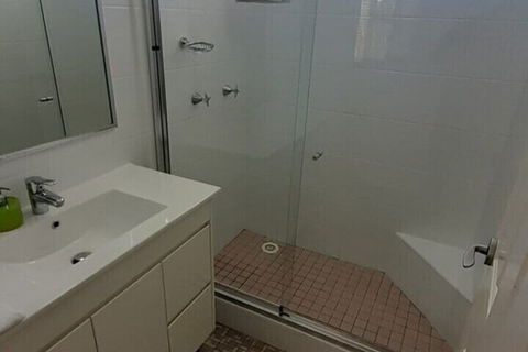 Oceana Holiday Units - Accommodation Newcastle 6