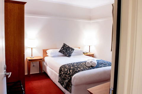 Linaker Nurse's Quarters - Holiday Melbourne 6