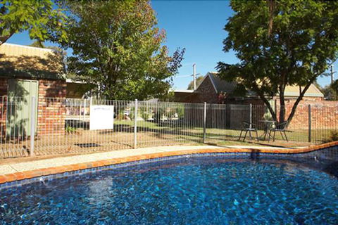 Belvoir Village Motel & Apartments Wodonga - Holiday Melbourne 1