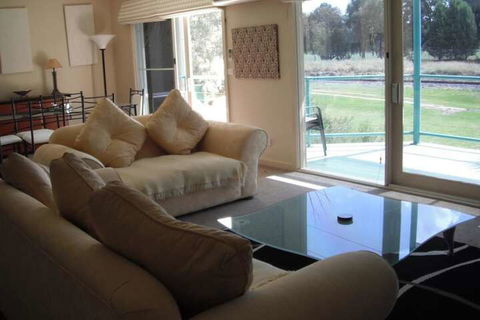 Golf View Apartment 7 - Accommodation Tasmania 4