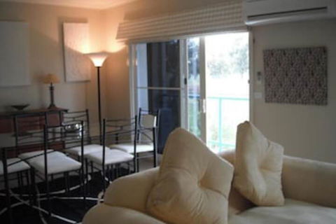Golf View Apartment 7 - Accommodation Tasmania 0