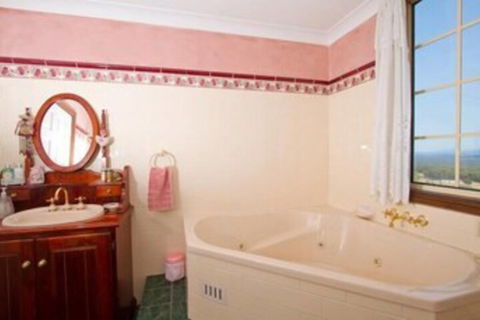 Bimbadeen Mountain Retreat - WA Accommodation 4