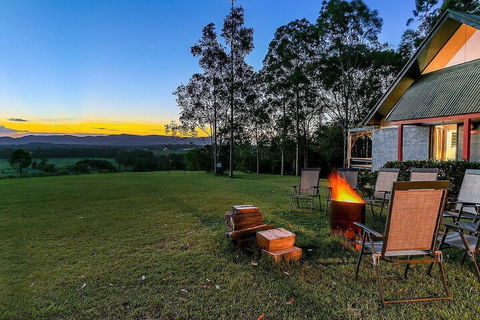 Vineyard Hill - Accommodation Hamilton Island 2