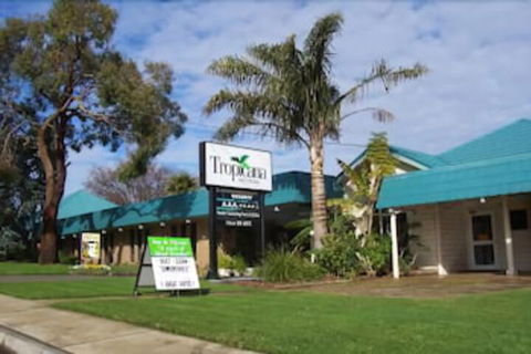 Tropicana Motor Inn - Yamba Accommodation 2