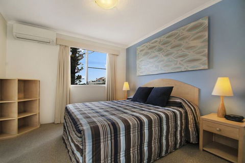 Beachcomber On The Spit - Accommodation Australia 4