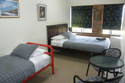 Boomers Guest House Hamilton - Accommodation Directory 4