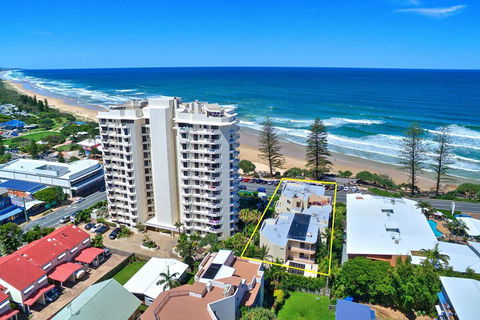 Coolum Baywatch Resort - Accommodation Newcastle 0