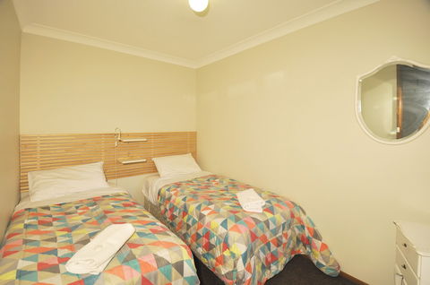 Katoomba Townhouses - YWait Travel 1