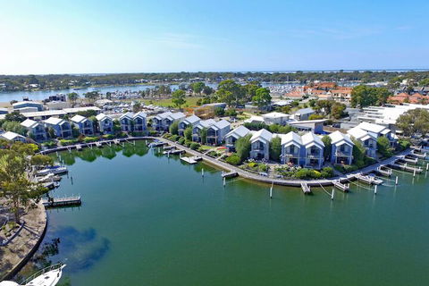 Captains Cove Resort - Hervey Bay Accommodation 1