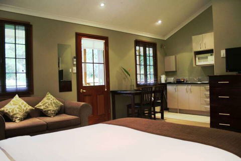 Sunshine Valley Cottages - Kawana Tourism 7