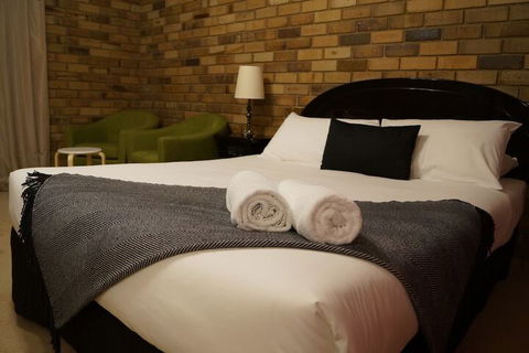 Magdala Motor Lodge & Lakeside Restaurant - Accommodation Directory 7