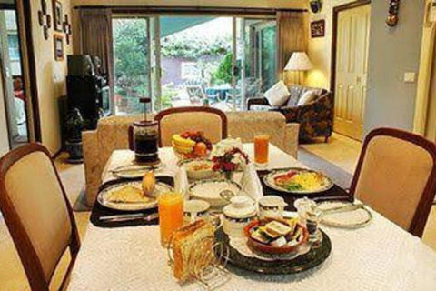 Woodland By The Bay & Puddleduck Cottage - Accommodation Newcastle 6