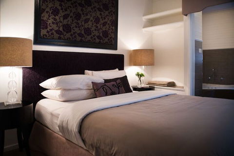 Spa Villas On Main - Yamba Accommodation 3