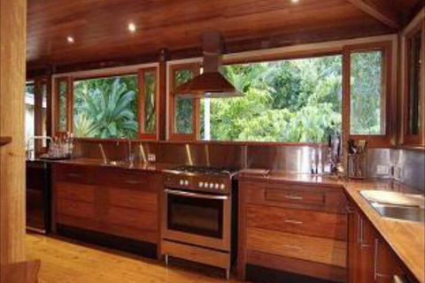 Port Douglas Valley Retreat - Yamba Accommodation 6
