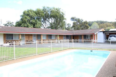 Central Coast Motel - Accommodation QLD 0