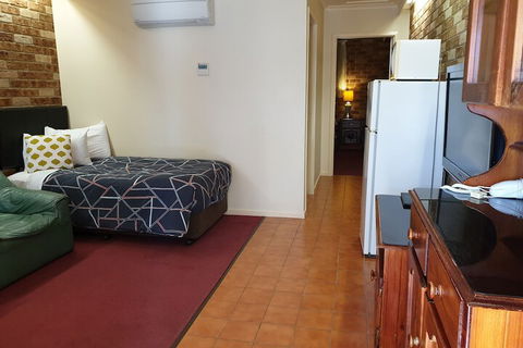 Leagues Motel - Accommodation Sydney 4
