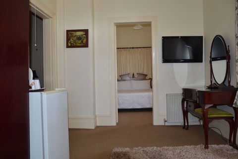 Leura House - Accommodation QLD 1