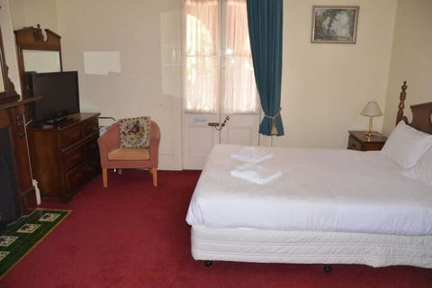 Leura House - Accommodation QLD 6