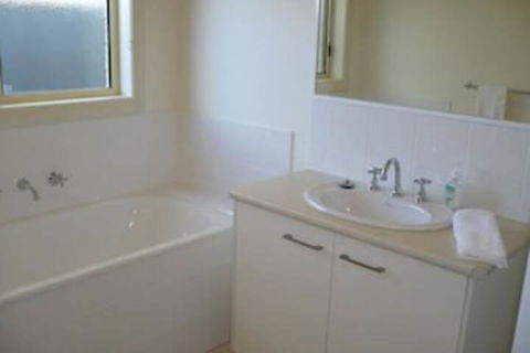 Kennedy Holiday Resort - Accommodation Tasmania 1
