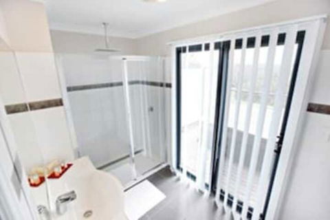 Scarlet Woods Chalets - St Kilda Accommodation 6