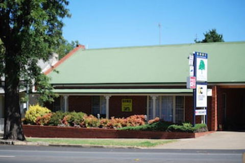 The Elms Motor Inn - Accommodation Newcastle 0