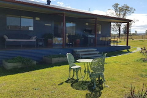 The Wattle Lodge - Whitsundays Tourism 0
