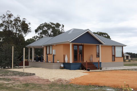 Aurora Cottages - Accommodation Newcastle 1
