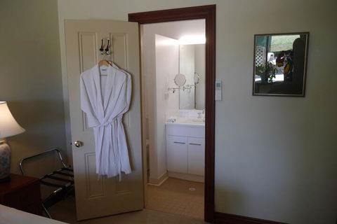 The Lodge Country House - Kingaroy Accommodation 6