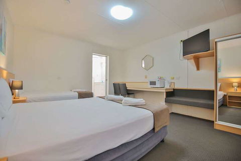 Oscar Motel - Whitsundays Tourism 3