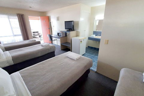 Oscar Motel - Whitsundays Tourism 7