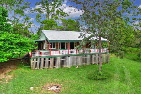 Avalon Noosa Farm Cottages - Holiday Jervis Bay 1