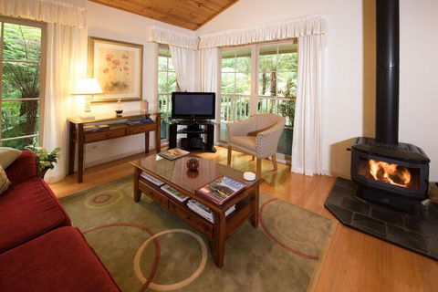 Myers Creek Cascades Luxury Cottages - Kawana Tourism 6