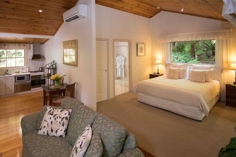 Myers Creek Cascades Luxury Cottages - Kawana Tourism 7