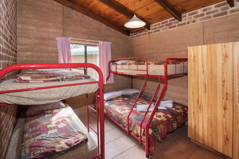 Sandy Bay Holiday Park - YWait Travel 3