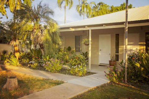 Wunan House - Lightning Ridge Tourism 0