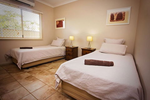 Wunan House - Lightning Ridge Tourism 5