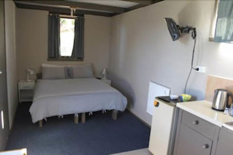 Flinders Island Cabin Park - Hobart Tourism 0
